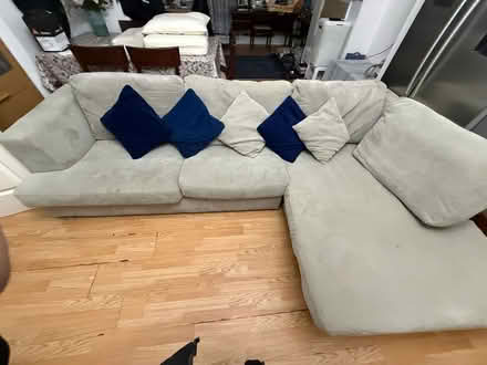 Photo of free L shape sofa with cushions (Cr0 2US Croydon) #1