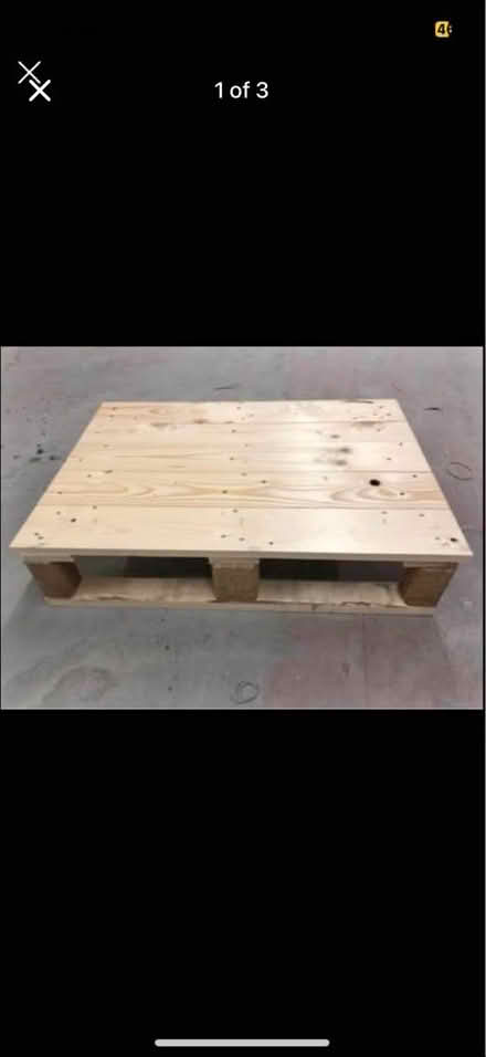 Photo of Small pallet (Whitworth Halls of Residence M14) #1
