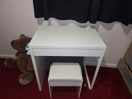 Photo of free Desk and small stool (Dundee DD2) #3