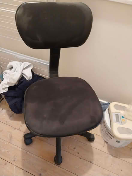 Photo of free Small office chair (Fairfield Park) #1