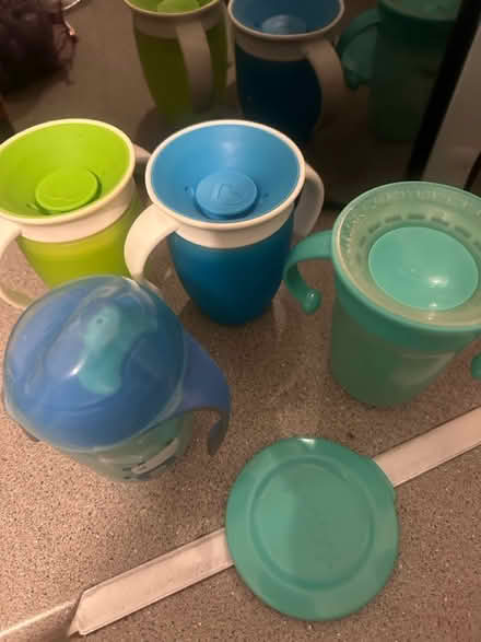 Photo of free Toddler bottles and plates (New barnet EN4) #2