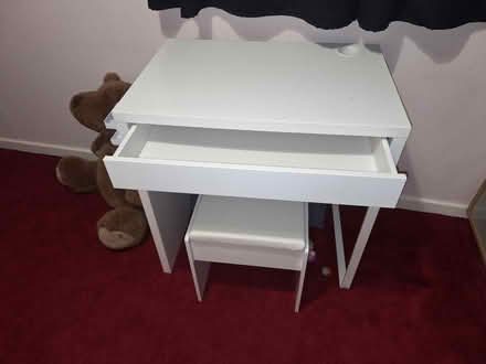 Photo of free Desk and small stool (Dundee DD2) #1