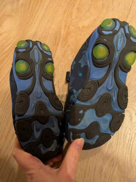 Photo of free Kids trainers x 2 (Tangmere) #4