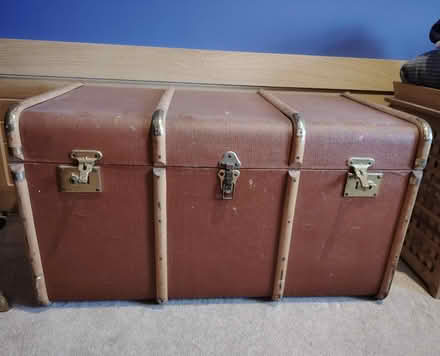 Photo of free Vintage trunk (Horeshay) #1