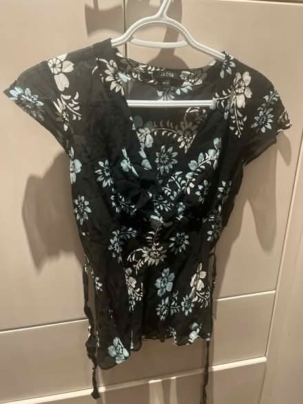 Photo of free XS blouses (Orléans) #2