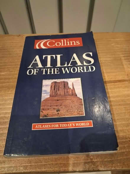 Photo of free Collins Small Atlas of the World (Salford M6) #1