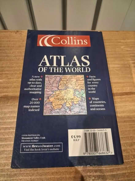 Photo of free Collins Small Atlas of the World (Salford M6) #2