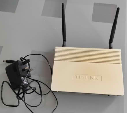 Photo of free TP-Link Wireless N Extender (Barton on Sea BH25) #2
