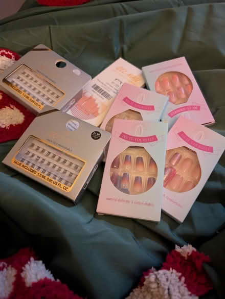 Photo of free Fake nails (yapton) #1