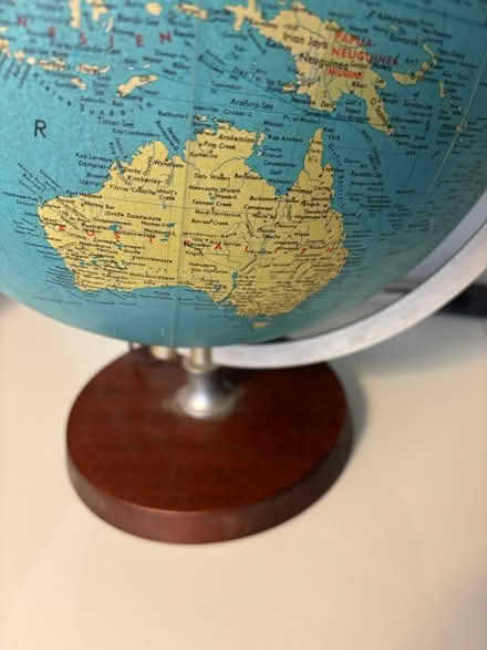 Photo of free Globe - German (BN2 1RD) #4