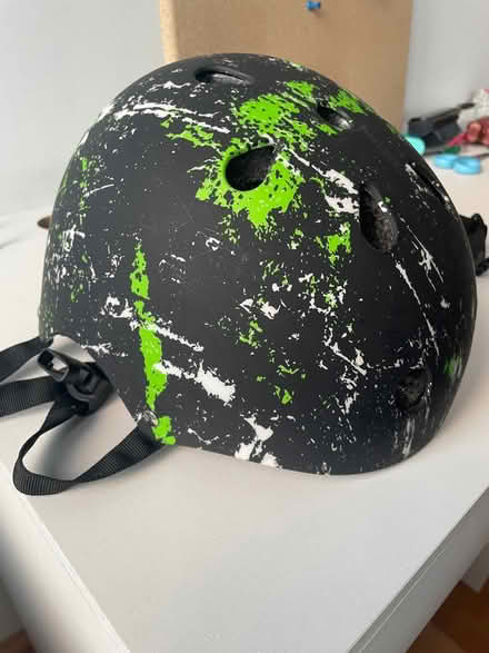 Photo of free Helmet - BMX / skater style (Shelton SY3) #1