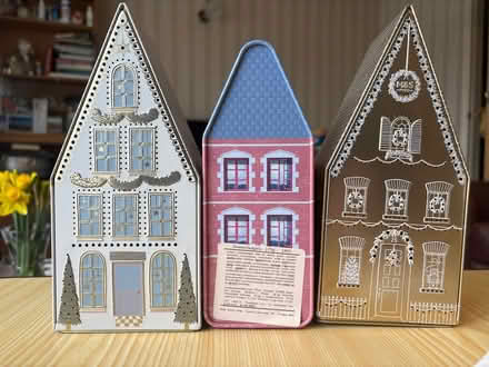 Photo of free 3 tins (2 light-up tea tins) (West Malling ME19) #3