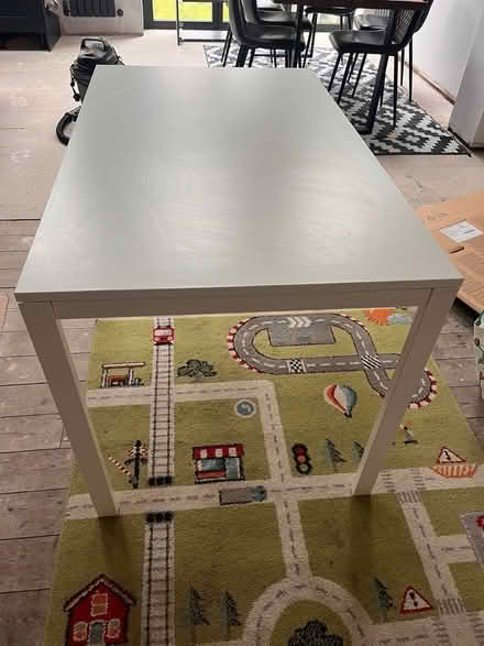 Photo of free White Table (M33) #2