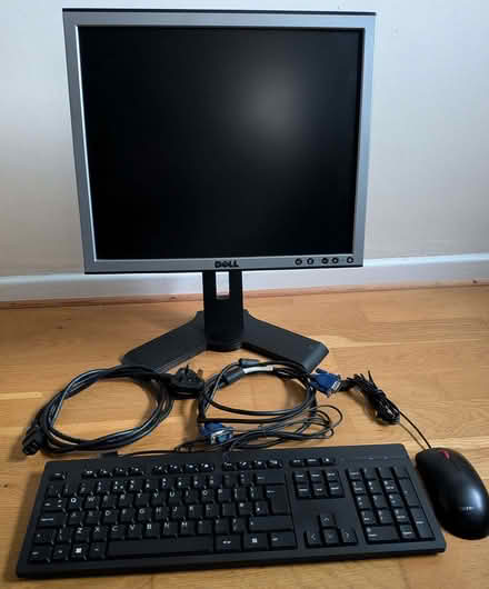 Photo of free 17" LCD Monitor, Keyboard, and Mouse (ME13) #1
