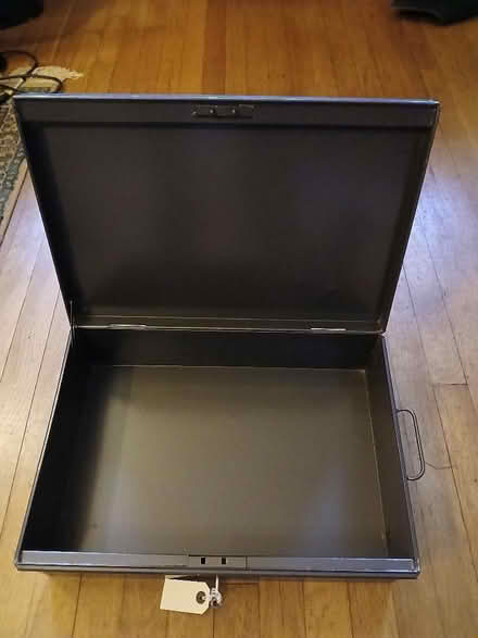 Photo of free Lockable deed box / storage tin (West Bridgford NG2) #2