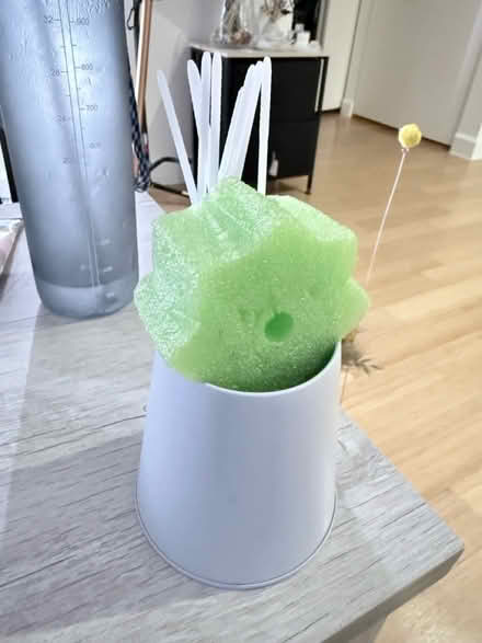 Photo of free Mini edible arrangement set (Midtown west) #2
