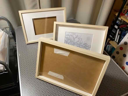 Photo of free Bag of small picture frames (Shaw RG14) #1