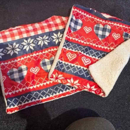 Photo of free 2 x reversible cushion covers (Barking IG11) #1