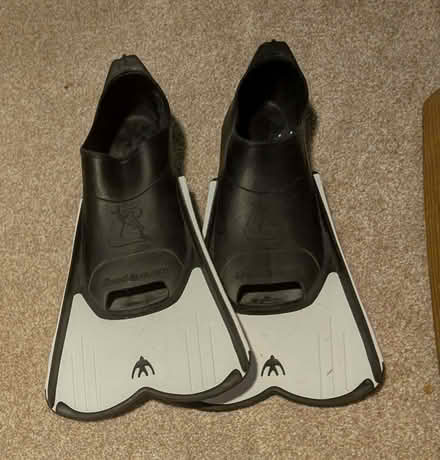 Photo of free Swimming fins (flippers) size 2.5-3.5 (GU17) #1