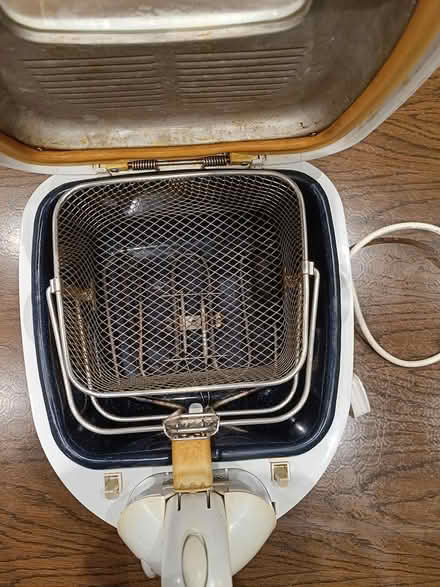 Photo of free Deep fat fryer (Exeter EX2) #4