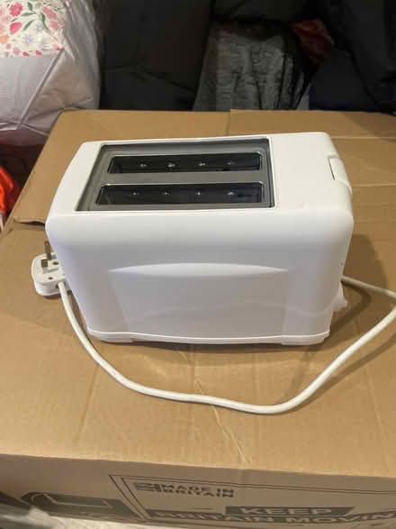 Photo of free White toaster (St Albans AL1) #1