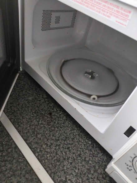 Photo of free Microwave (West Norwood SE27) #2
