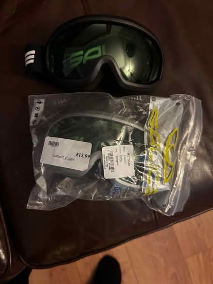 Photo of free Goggles and gloves (Southport PR9) #2