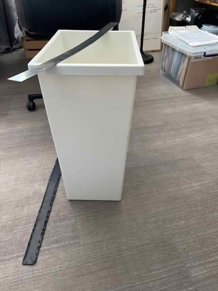 Photo of ikea garbage can lid (Golden Triangle) #1