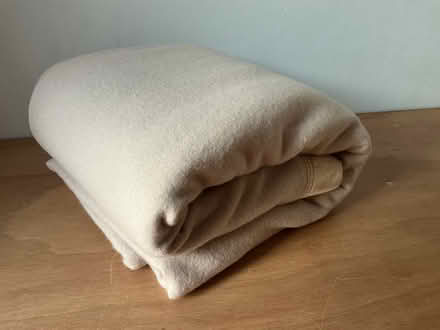 Photo of free Kingsize blanket (New Eltham SE9) #1