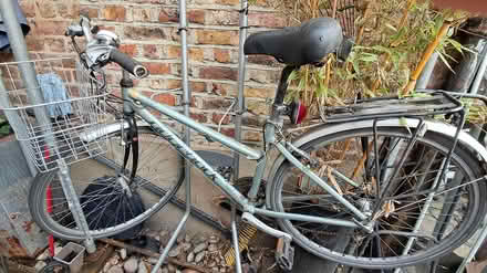 Photo of free OLD bike (Holloway road N4) #1