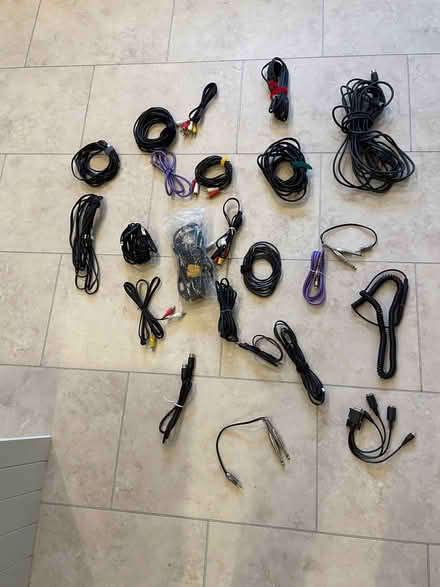 Photo of free Audio cables, mixed connectors/jackplugs etc (University Area RG1) #1