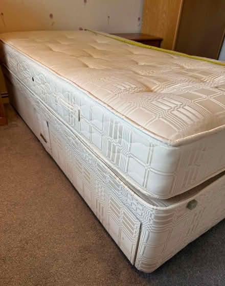 Photo of free Large single bed (Highway SL6) #3