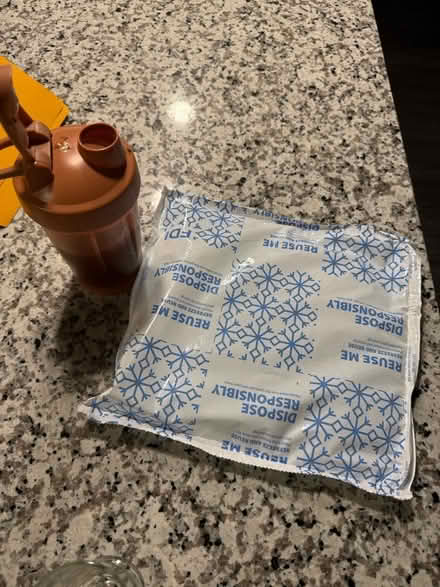 Photo of free Giant ice pack (Downtown westmont) #1