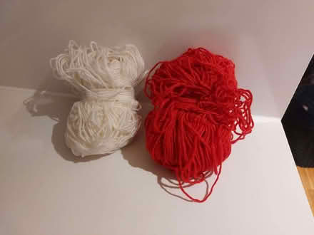 Photo of free Red and Cream 2-ply Yarn (Fitzrovia NW1) #1