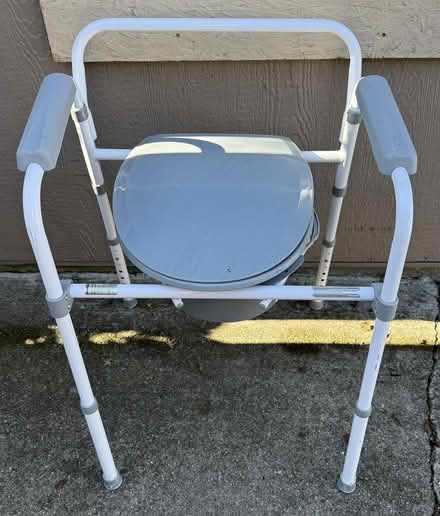 Photo of free Portable potty for adults (near Rossmoor Pkwy) #1
