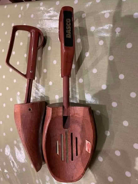 Photo of free A pair of shoe trees / shaper inserts (Tideswell SK17) #3