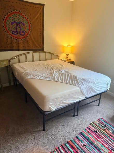 Photo of free Queen “tempurpedic” styled mattress (Johnson’s Ferry & Oak road) #1