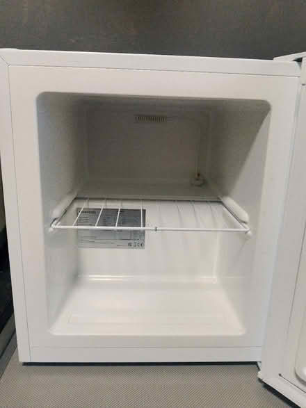 Photo of Mini freezer (Fy76sf) #2
