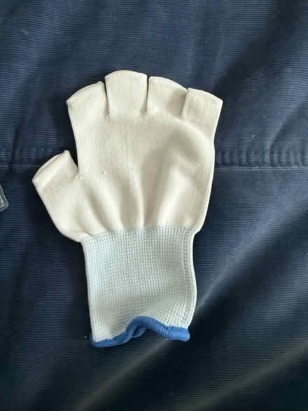 Photo of free Fingerless gloves, thin soft fabric (OX26) #1