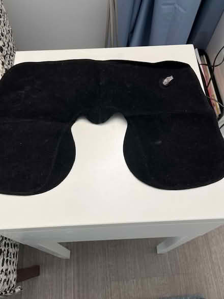 Photo of free inflatable airline neck pillow (Golden Triangle) #2