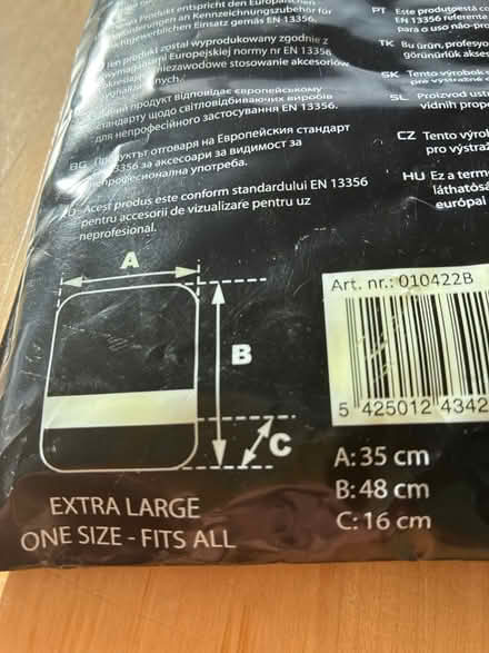 Photo of free High vis bag cover (Wr12 Childswickham) #2