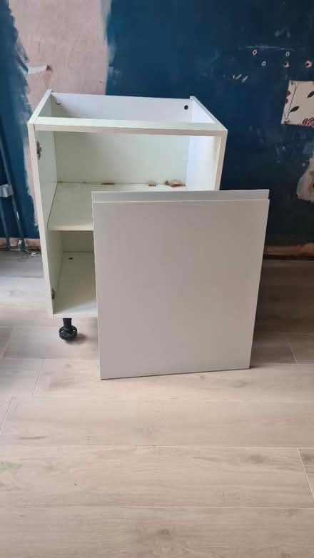 Photo of free Howdens Clerkenwell base unit (London SE17) #1