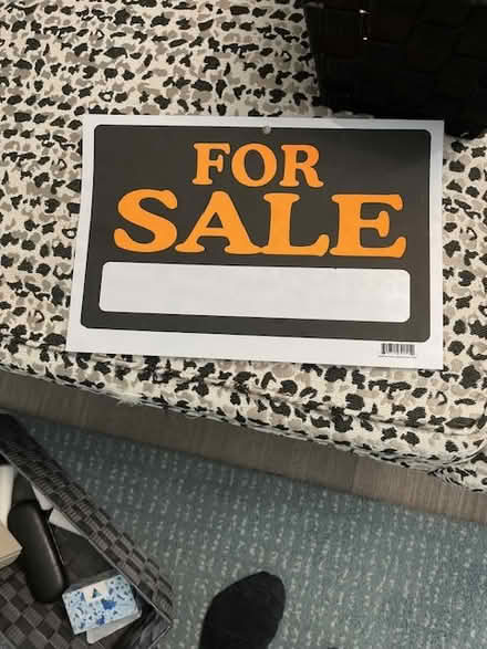Photo of free page sized For Sale sign (Golden Triangle) #1