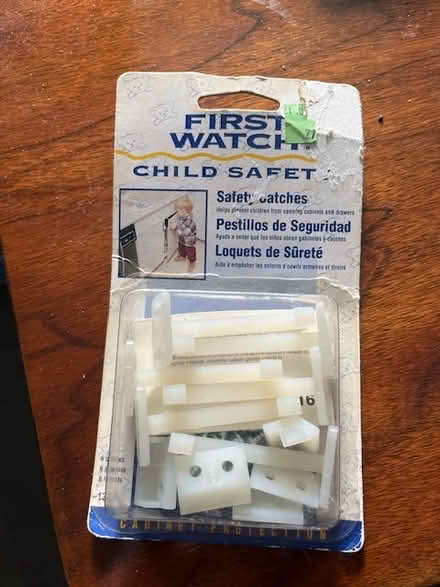 Photo of free safety catches (Golden Triangle) #1