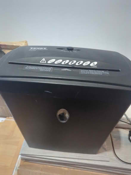 Photo of free Paper shredder (Bare, LA4) #1