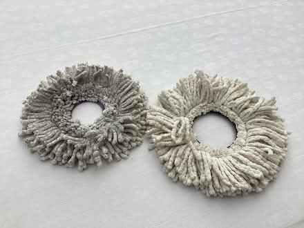 Photo of free ‘Wizzy’ Mop heads x2 (High Wycombe HP13, Amersham Rd) #1