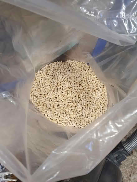 Photo of free Suet pellets for birds (Adel LS16) #2