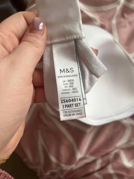 Photo of free white m&s bra (SK1, central stockport) #2