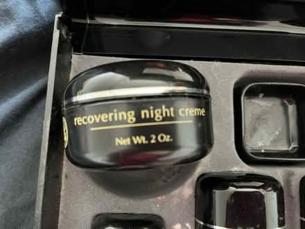 Photo of free cremes and lotions (Lawrence/ El Camino Real) #3