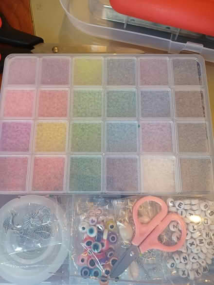 Photo of free Arts and crafts beeds (GL4) #1